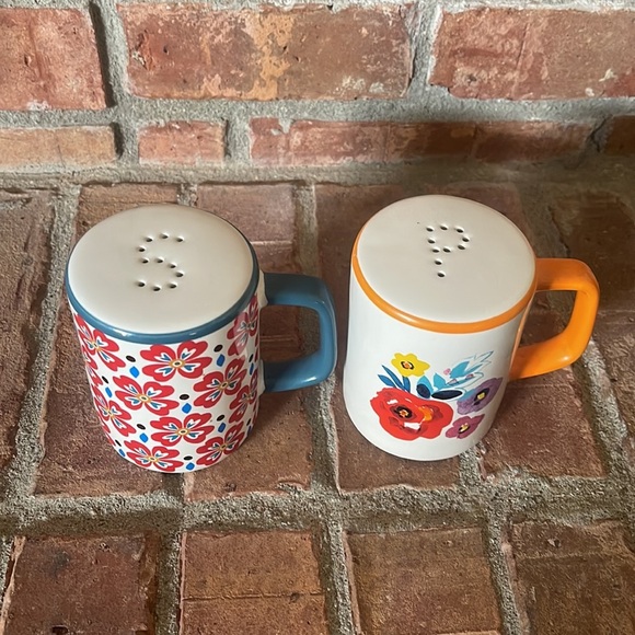 The Pioneer Woman Ceramic Floral Handled Salt & Pepper Shakers - Picture 2 of 6
